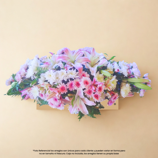 Arreglo Floral Tipo Cojín en tonos rosados y blancos