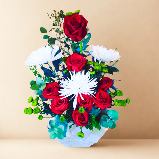 Arreglo Floral de Rosas Rojas y Crisantemos