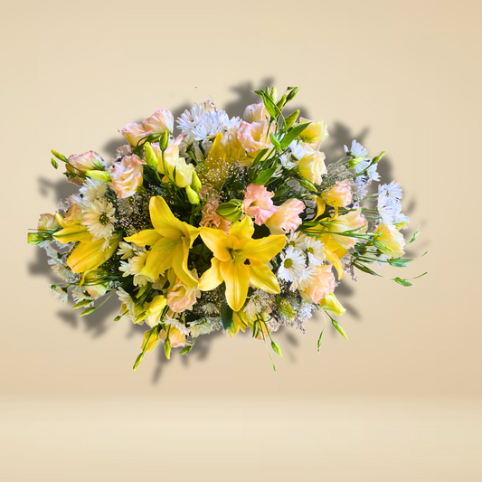 Arreglo Floral Tipo Cojín en tonos blancos pasteles